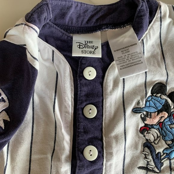 Disney Mickey Baby Onesie - Size 18 months with matching socks - Picture 3 of 8